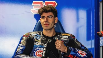 Augusto Fernández, en un test con Yamaha en Superbike.