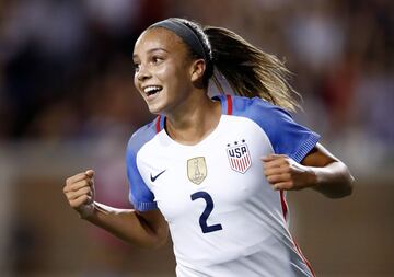 Posición: Delantera 
Equipo:Washington Spirit