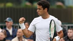 Jaume Munar celebra un punto contra Billy Harris en Wimbledon.