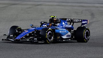 SAKHIR (Bahrain), 12/02/2026.- Williams driver Carlos Sainz Jr of Spain in action during a Formula 1 pre-season testing session at Bahrain International Circuit in Sakhir, Bahrain, 12 February 2026. (Fórmula Uno, Bahrein, España) EFE/EPA/ALI HAIDER
