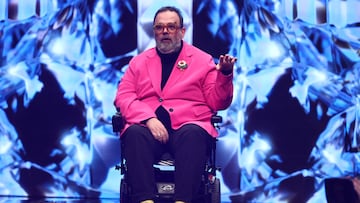 El actor Bob Pop interviene durante la gala de la X edici¨®n de los Premios Feroz en el Auditorio de Zaragoza, a 28 de enero de 2022, en Zaragoza, Arag¨®n (Espa?a). La Asociaci¨®n de Informadores Cinematogr¨¢ficos de Espa?a (AICE) entrega cada a?o, desde 2014, los premios Feroz, que reconocen el m¨¦rito y la calidad de la producci¨®n audiovisual espa?ola. La gala de entrega de los Premios Feroz 2023 vuelve a la capital aragonesa por segundo a?o consecutivo, para entregar los galardones en su X edici¨®n. Las pel¨ªculas que parten como favoritas, con mayor n¨²mero de nominaciones son 'As Bestas' y Cinco Lobitos', mientras que en la categor¨ªa de series lidera 'La ruta'.
28 ENERO 2023;ZARAGOZA;ARAGON;PREMIOS FEROZ 2023
Eduardo Parra / Europa Press
28/01/2023