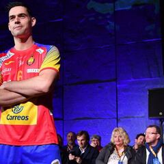 Los Hispanos, "modelos" de sus nuevas equipaciones