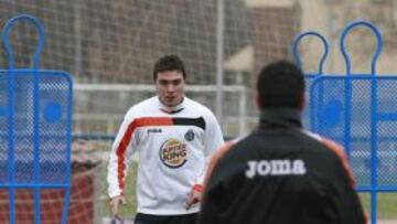 <b>COLUNGA VUELVE A SER EL ARIETE. </B> Colunga regresa hoy al once titular del Getafe. El delantero se perdió los últimos tres partidos por un corte en el talón de Aquiles. Miku está sancionado por su expulsión ante el Betis.