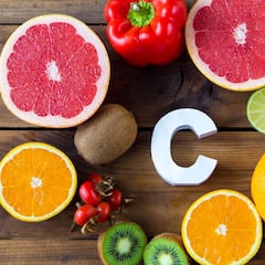 Las señales que indican que te falta vitamina C