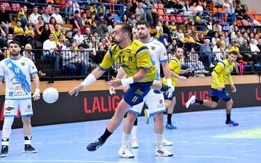 “Voy a ser papá y me eligieron el mejor jugador en España... Estoy orgulloso de representar a Chile”