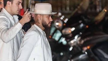 Paris Saint-Germain&#039;s Brazilian forward Neymar arrives to attend his birthday party on February 2, 2020, at the Yoyo venue in the Palais de Tokyo venue in Paris.