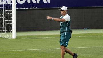 Sergio Pellicer da indicaciones.