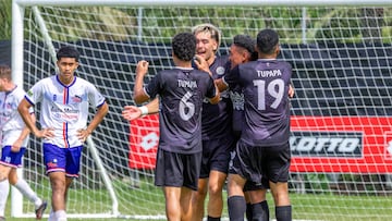 Partido de fútbol entre el Royal Puma FC y el Tupapa Maraerenga de la Liga de Campeones de la OFC