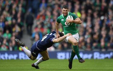 Ireland pile pressure on England with bonus-point win