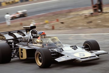 Emerson Fittipaldi ganó el campeonato del mundo con 16 puntos de ventaja sobre Jackie Stewart en 1972. Desde entonces y durante treinta y tres años mantuvo el lugar de haber sido el piloto más joven en lograr el campeonato. En la imagen a los mandos del Lotus en el Circuito del Jarama durante el GP de España el 1 de mayo de ese mismo año.