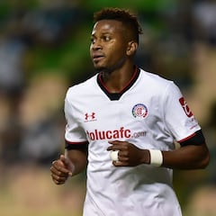 Cruz Azul negocia por Michael Estrada