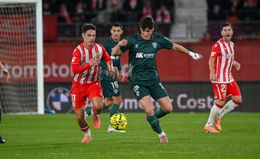 El Almería se estrella contra la muralla del Huesca