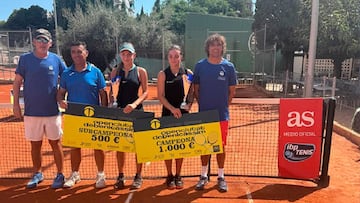 Imagen de la entrega de premios del II Open Ciutat de Benicasim, torneo perteneciente al Circuito IBP Tenis Pro.