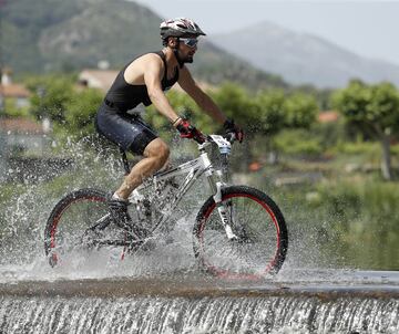 El Tri Cross Navaluenga refrescó el inicio del verano