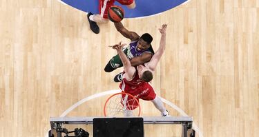 El Unicaja, imparable, gana por inercia a un batallador Manresa