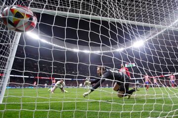 2-2. Centro de Bellingham al segundo palo y Joselu remata a placer,  libre de marca, el segundo gol.