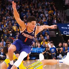 Un Devin Booker sublime (37+8+11) asalta del Oracle Arena