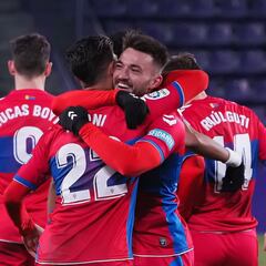 La primera vuelta del Elche, a la altura de 2014 y 2015