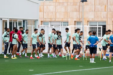 El Villarreal de Unai Emery ha dirigido su primera sesión del curso 2022-23 en el césped de la ciudad deportiva de Miralcamp. El entrenamiento se ha realizado tras cuatro días de reconocimiento médico.