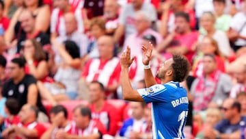 BILBAO, SPAIN - SEPTEMBER 04: Martin Braithwaite of Espanyol celebrates after scoring their team's first goal during the LaLiga Santander match between Athletic Club and RCD Espanyol at San Mames Stadium on September 04, 2022 in Bilbao, Spain. (Photo by Juan Manuel Serrano Arce/Getty Images)