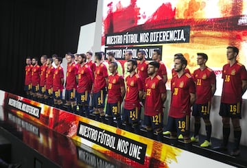 Spain players model the new shirt which the team will wear at next year's Euro 2020 today in the Luis Aragonés room in Las Rozas.