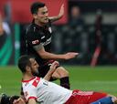 Leverkusen golea al Hamburgo con gran actuación de Aránguiz