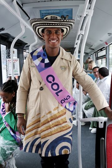 Atuendo de la delegación colombiana en la inauguración de los Juegos Olímpicos París 2024.