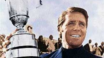 <b>CAMPEÓN.</B> Gary Player no se cansó de levantar los trofeos.