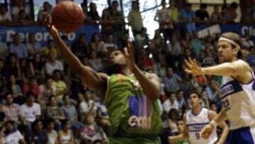 Con gran primer tiempo Castro derrotó a Universidad Católica