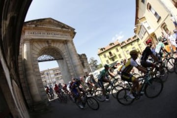 El pelotón durante la 12ª etapa de la Vuelta Ciclista a España 2016.