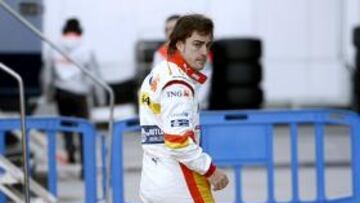 <b>MEJORÍA INSUFICIENTE.</b> Alonso mejoró notablemente el rendimiento del nuevo Renault, pero volvió a quedar último clasificado en la cuarta jornada de entrenamientos de Jerez.