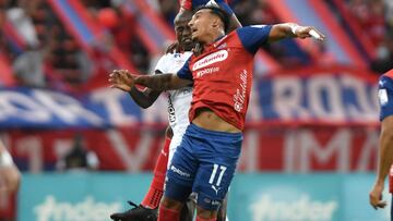El jugador del Independiente Medellín tuvo que ser sustituido al minuto 17 ante Atlético Huila por una molestia física.