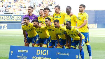 Once del Cádiz ante el Ceuta en la jornada 7 de la Liga Hypermotion 25-26.