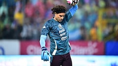 Guillermo Ochoa recibe siete goles en Chipre