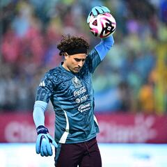 Terrible error de Ochoa pone en riesgo de descenso al AVS