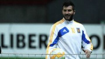 El jugador André-Pierre Gignac de Tigres de México participa en el entrenamiento del equipo antes del partido contra el Internacional por la fase semifinal de la Copa Libertadores.