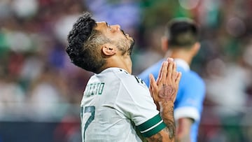 Jesús 'Tecatito' Corona durante un partido amistoso entre México y Uruguay.