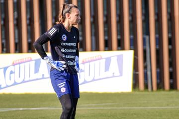 La Roja Femenina realizó su tercer día de entrenamientos en la cancha del Colegio Colombo Británico de Cali. En la primera jornada del Grupo A tendrá descanso.