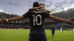 Valbuena y Benzema, con Francia