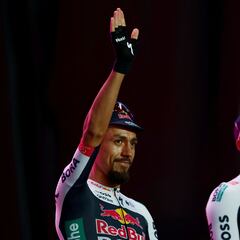 Daniel Felipe Martínez, entre los favoritos del Giro para ganar la Maglia Azzurra