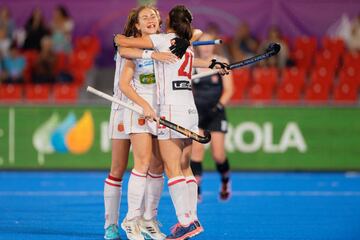 Begoña García celebra uno de sus goles con España.