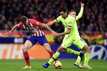 Sergio Busquets in action against Atlético at the weekend