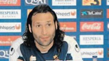 <b>TRANQUILO. </b>Francisco Rufete acudió a la sala de prensa de Sant Adrià y habló con los medios, después de su problemática lesión.