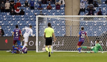 Fede Valverde, en la prórroga, anotó el 2-3.