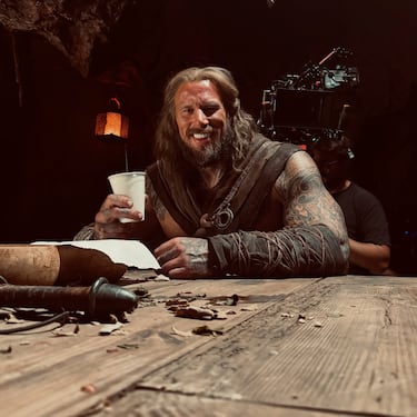 Martyn Ford caracterizado como Shao Kakn, su personaje en la película 'Mortal Kombat II' que se estrena este año.