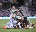 Carracedo alegra al Córdoba ante un Deportivo sin puntería