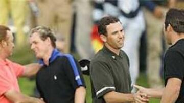 <b>SUPERIORES.</B> El juego de los ingleses en la última jornada ha sido brillantísimo y los españoles se han tenido que rendir a la superioridad de sus rivales.