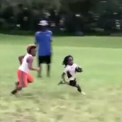 El niño de 7 años, conocido como el heredero de Bolt, también hace esto en fútbol americano