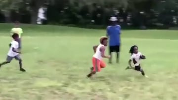 El nuevo Bolt de 7 años también brilla en el fútbol americano