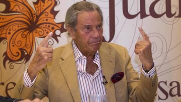 25/02/14 CAFE COPA Y PURO CAFE COPA Y FUTBOL EN EL RESTAURANTE LAS ESTACIONES DE JUAN
ENTREVISTA ARTURO FERNANDEZ